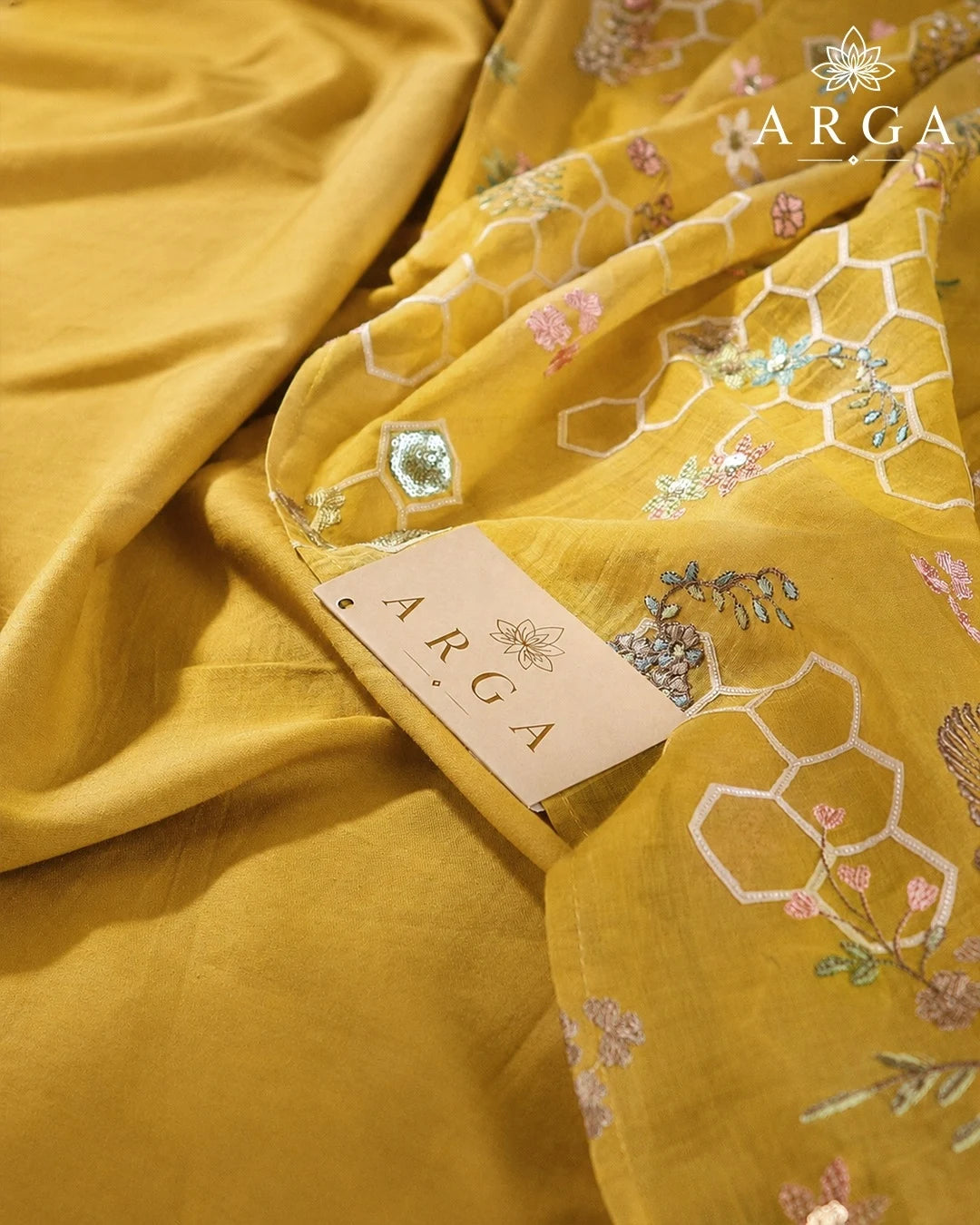 Sunehri Noor Mul Cotton Ensemble