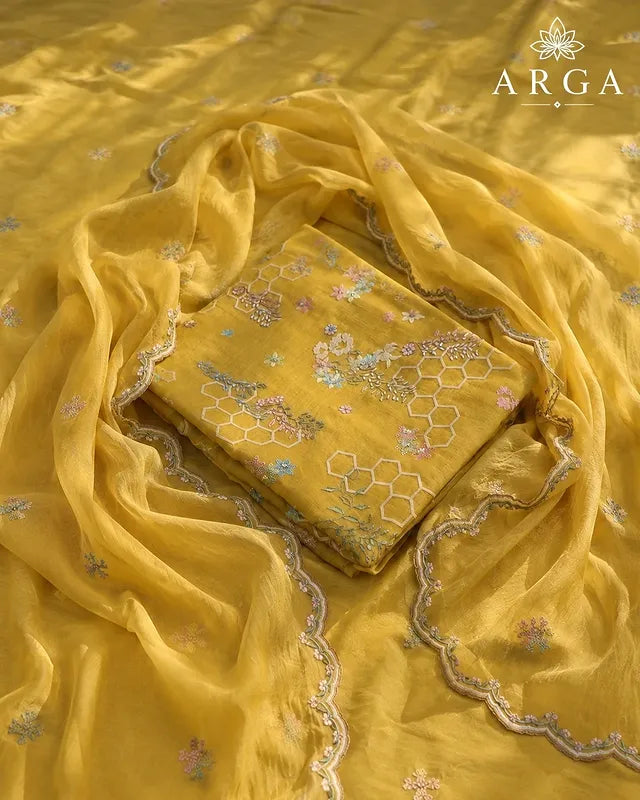 Sunehri Noor Mul Cotton Ensemble