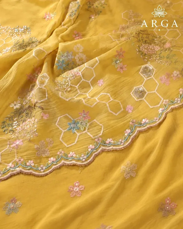 Sunehri Noor Mul Cotton Ensemble